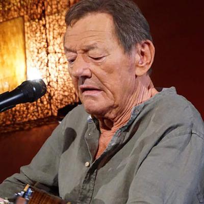 99142048 3050097868391491 777182647267885056 N