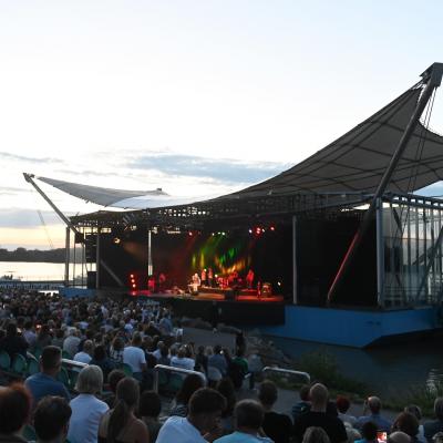 367402880 6877396412270443 4406382279033037938 N